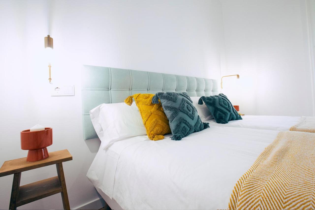 Apartamentos Duran Tirso De Molina เมรีดา ภายนอก รูปภาพ